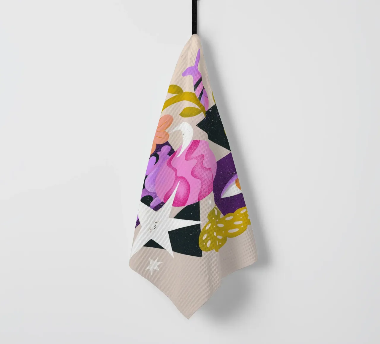 Nature morte avec lapin, feuilles, poisson, œil, étoiles et lune torchon de Bold & Beautiful