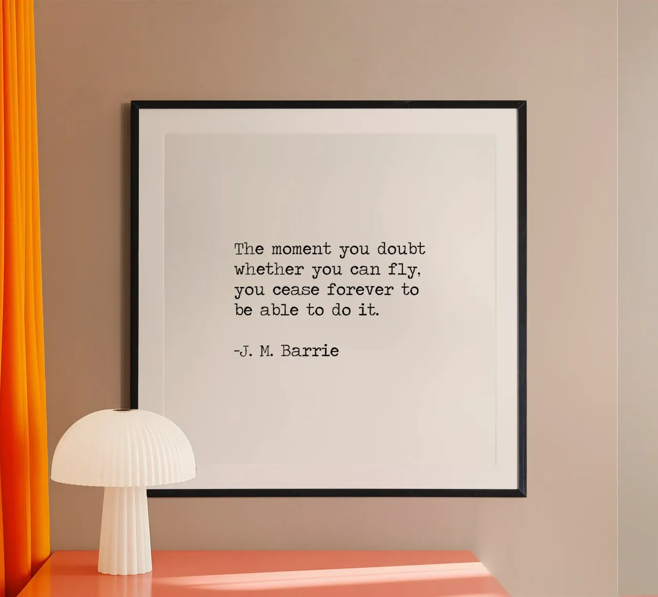 Credi in te stesso - J. M. Barrie Peter Pan Citazione poster con telaio in legno da Summer Soul Co. - Quotes