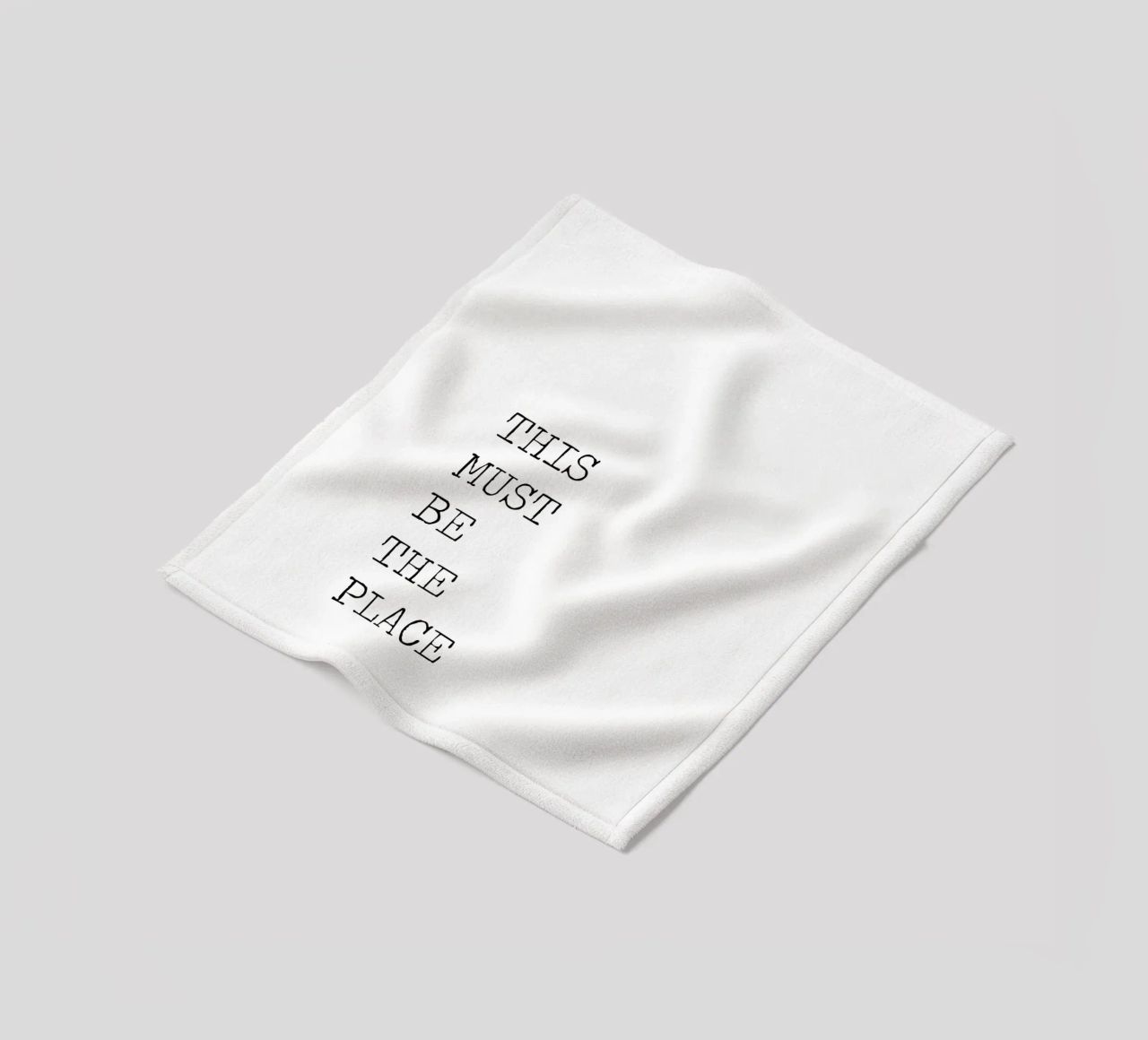 This Must Be The Place Minimalist schwarz-weißes Zitat Fleecedecke von Summer Soul Co. - Quotes