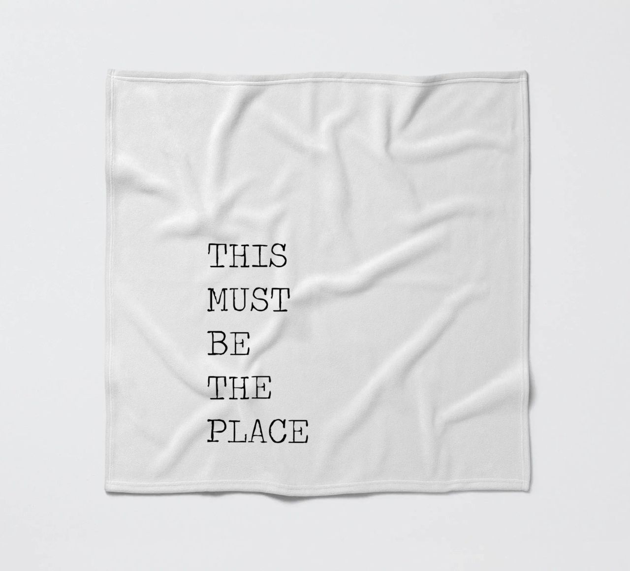This Must Be The Place Minimalist schwarz-weißes Zitat Fleecedecke von Summer Soul Co. - Quotes