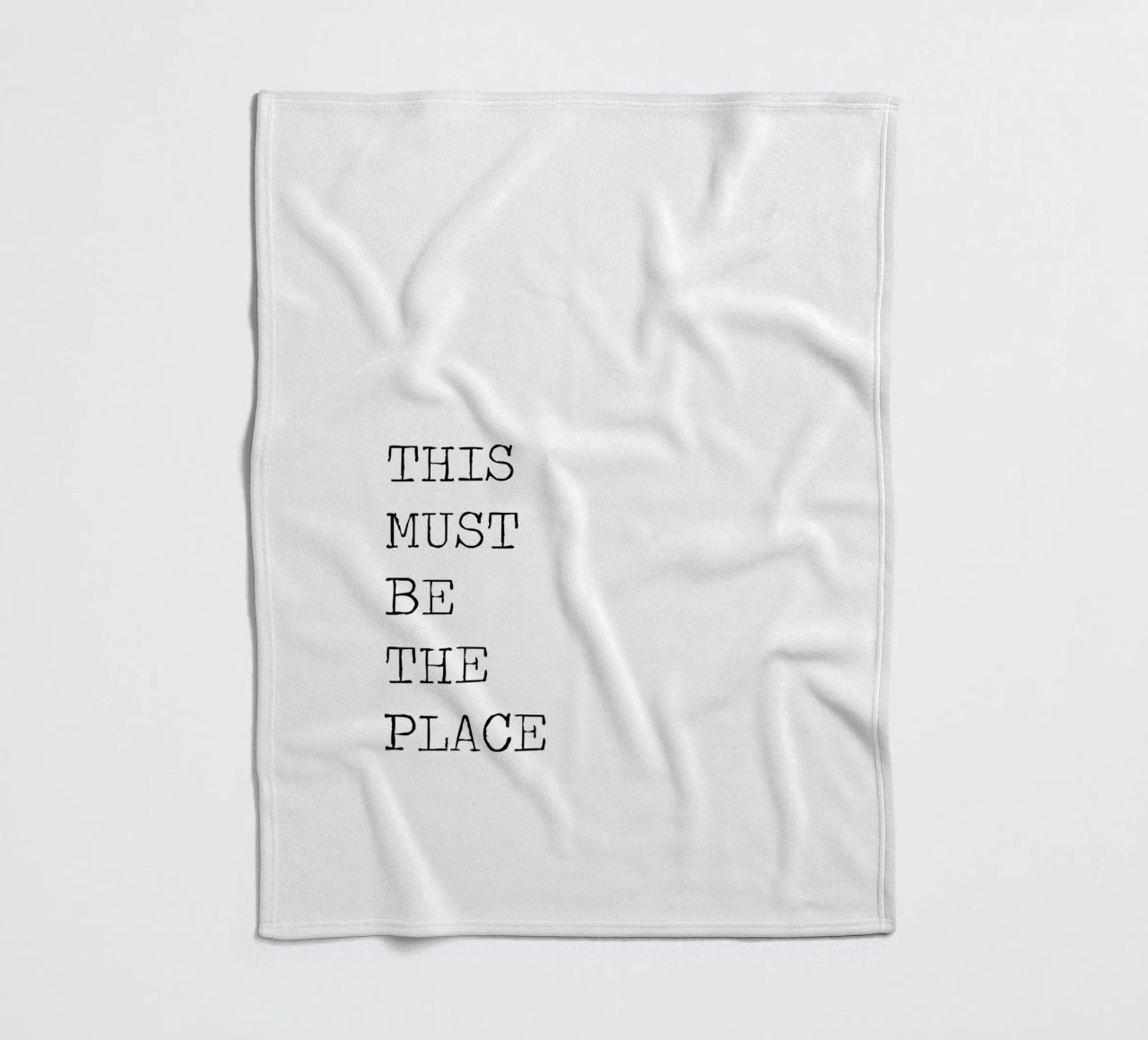 This Must Be The Place Minimalist schwarz-weißes Zitat Fleecedecke von Summer Soul Co. - Quotes