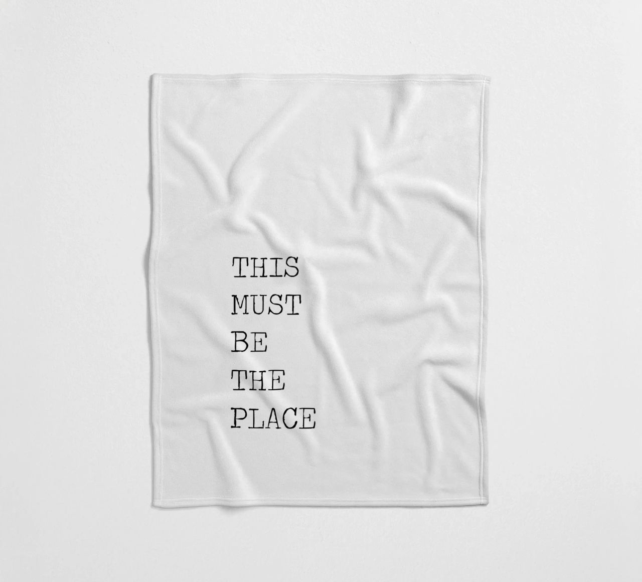 This Must Be The Place Minimalist schwarz-weißes Zitat Fleecedecke von Summer Soul Co. - Quotes