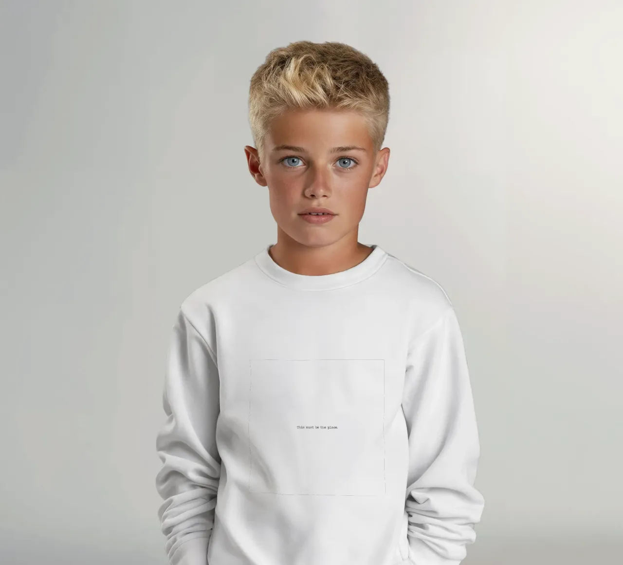 Questo deve essere il luogo della tipogafia felpa bambino da Summer Soul Co. - Quotes