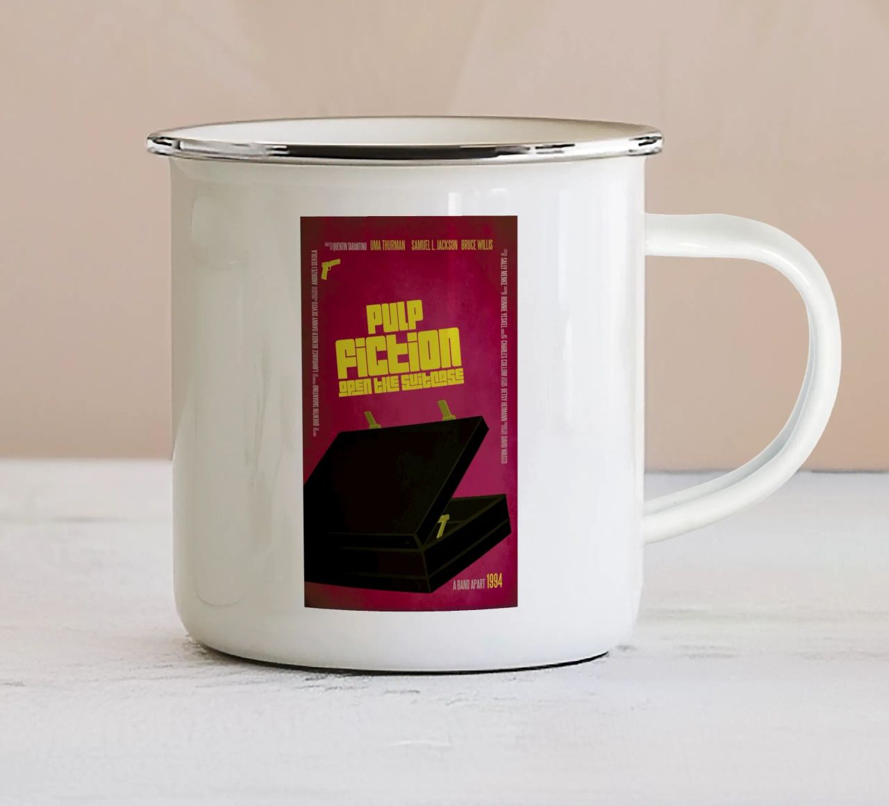 Pulp Fiction tazza in smalto da Aycan Elijah Yilmaz