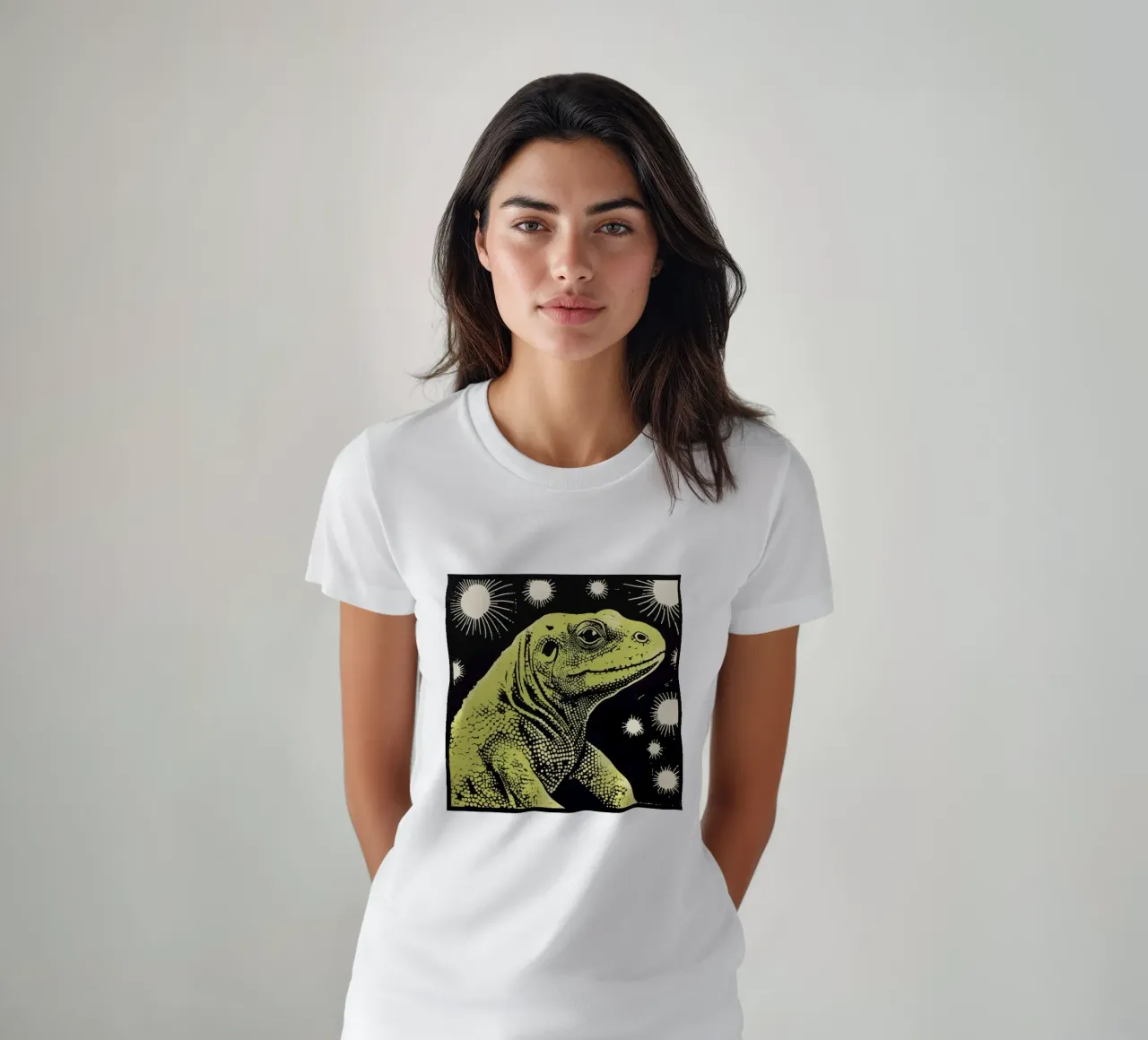 Green Komodo Dragon 2 T-Shirt von Minimal Animal Art