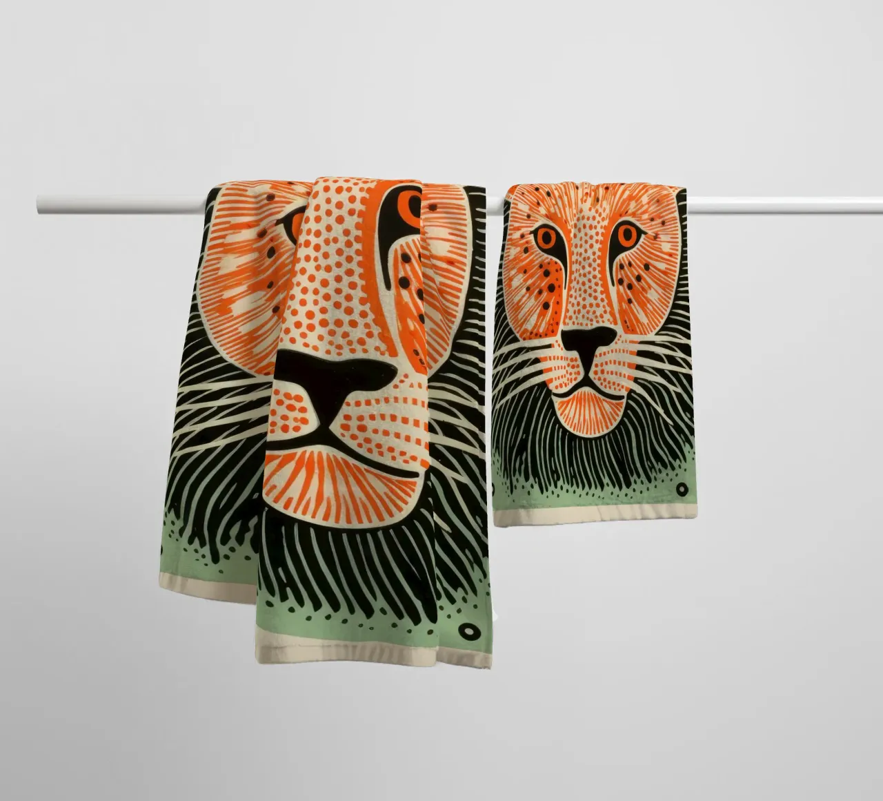 Leone Verde 2 asciugamano da bagno da Minimal Animal Art