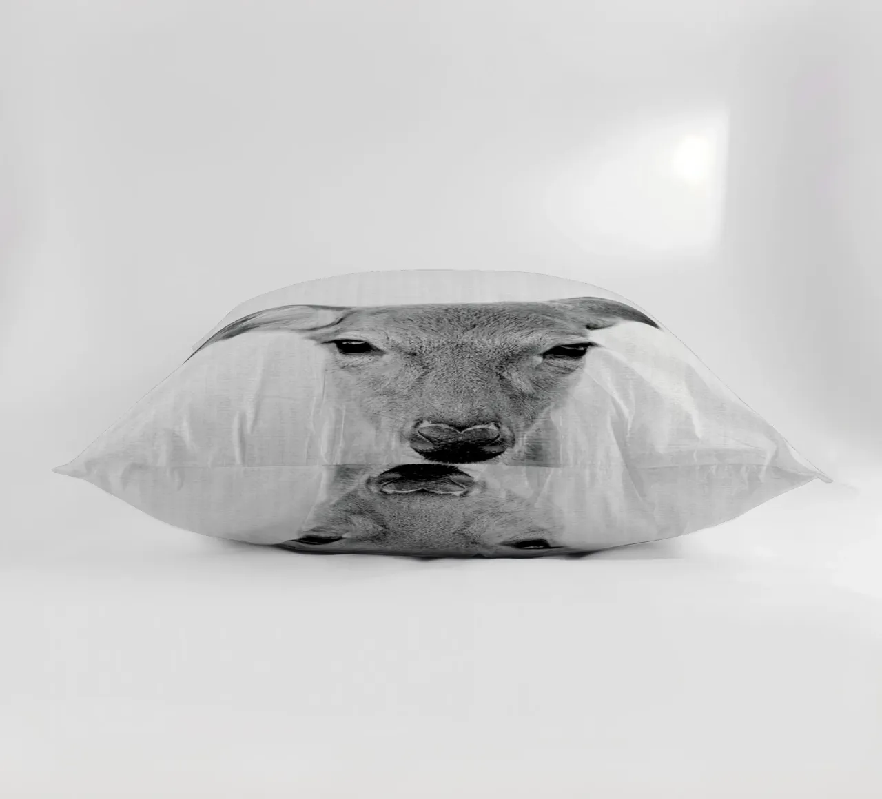 Print 90 decorative cushion by Lila x Lola