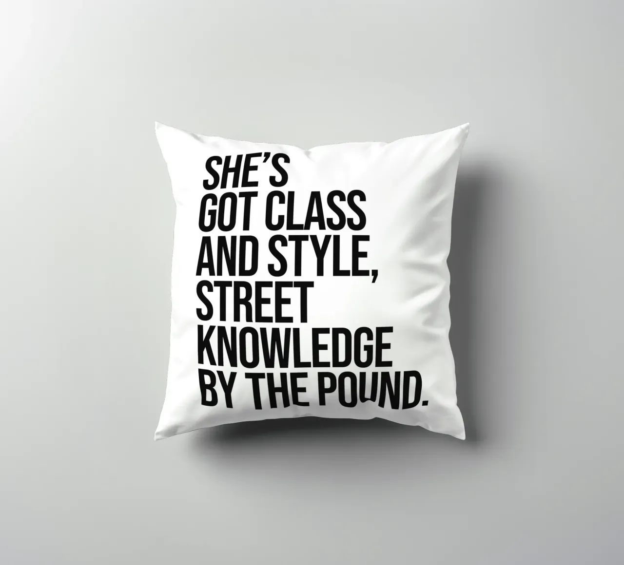 Ha classe e stile cuscino da Paigaam Studio