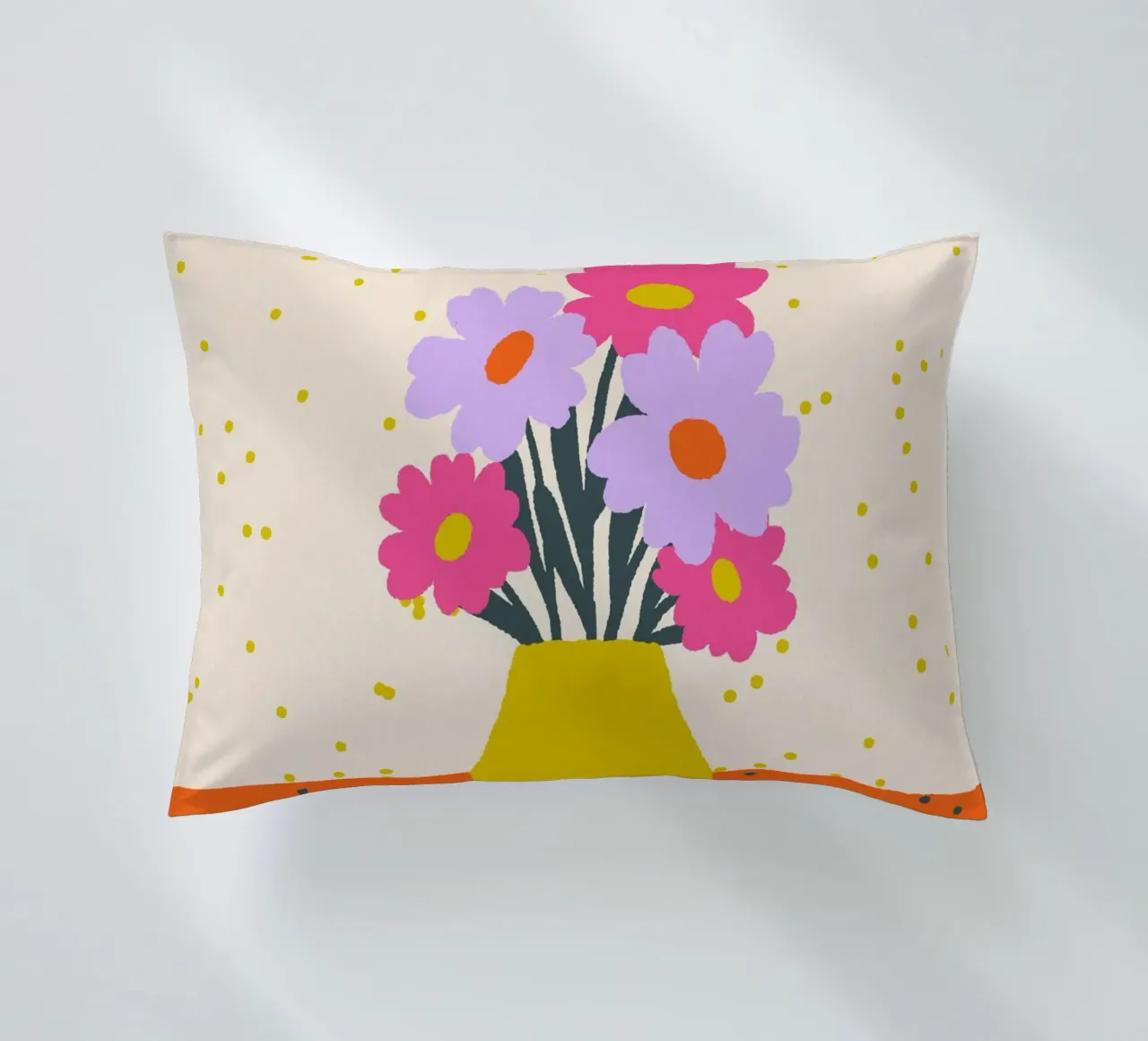 Fiori in vaso - arancio, giallo, lavanda, rosa cuscino da Wackapacka
