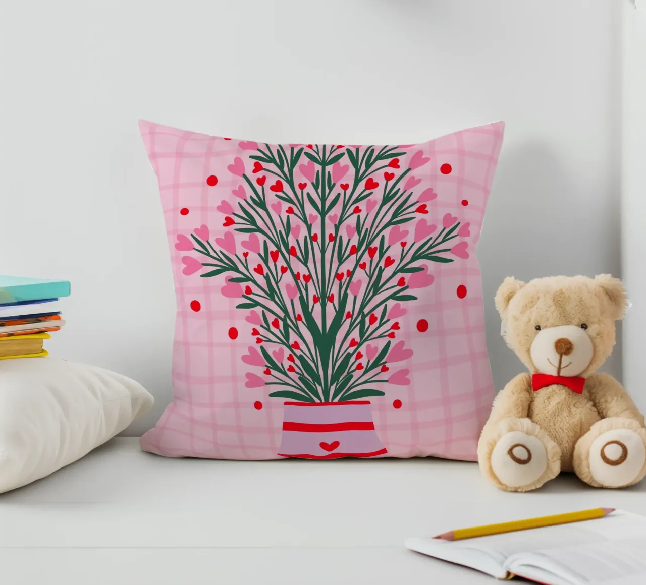 Fiori a cuore in un vaso cuscino da Wackapacka