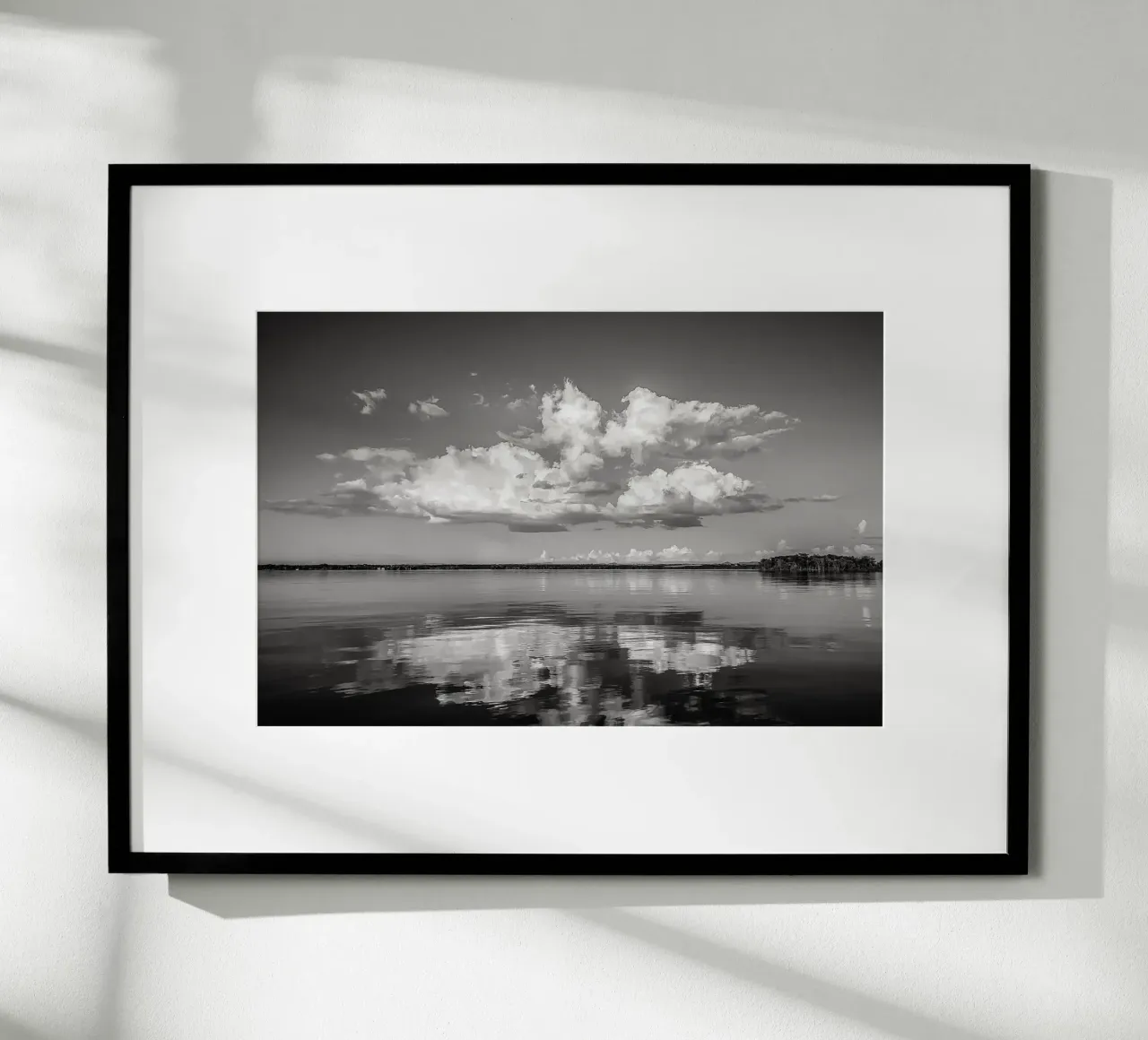 Landscape Photo - Cloud Mirror poster con telaio in alluminio da adrianooliveiraphoto