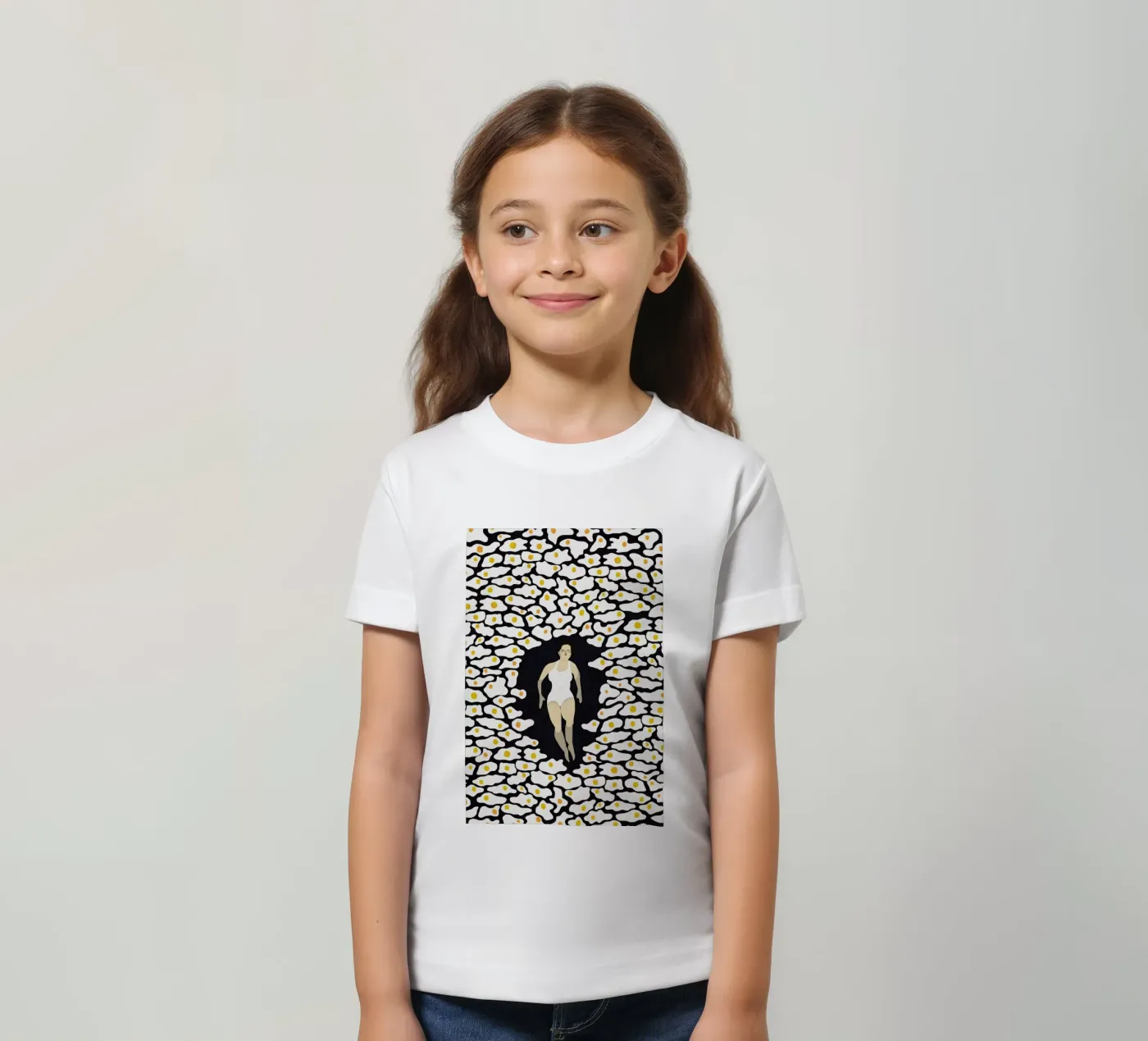 Surrounded kinder t-shirt van Amalia Restrepo