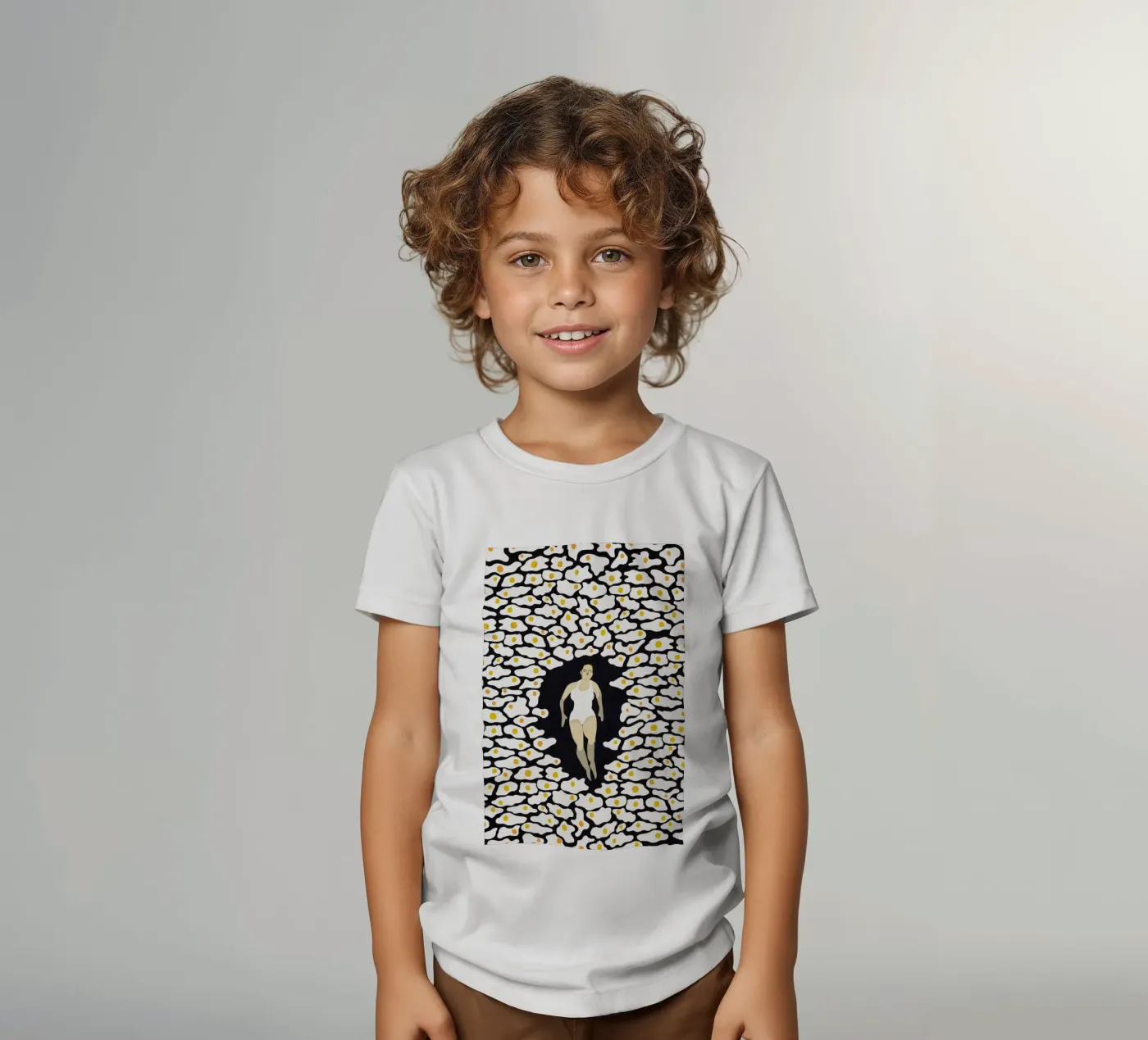 Surrounded kinder t-shirt van Amalia Restrepo