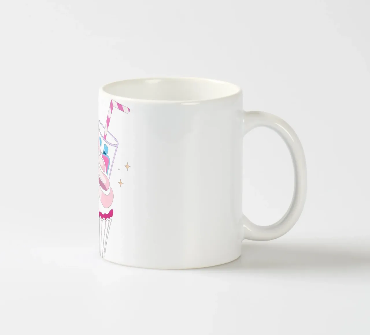 Cupcake colorati con glassa vorticosa e sormontati tazza in ceramica da DesignDoodle
