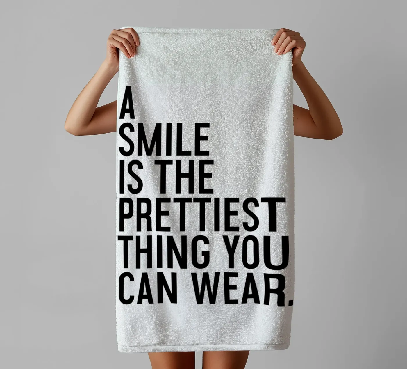 A Smile Is The Prettiest asciugamano da bagno da Honeymoon Hotel