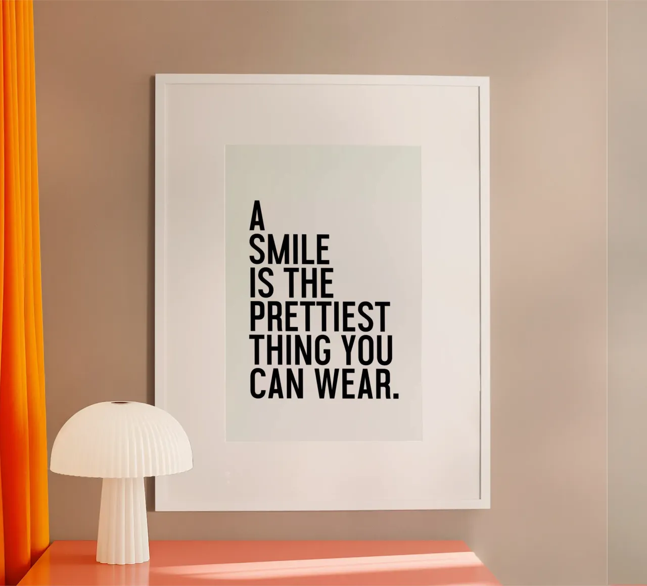 A Smile Is The Prettiest poster da Honeymoon Hotel