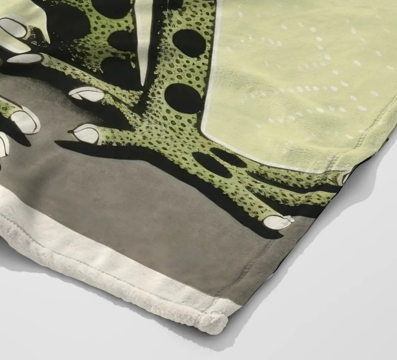 Geco verde 4 coperta in pile da Minimal Animal Art
