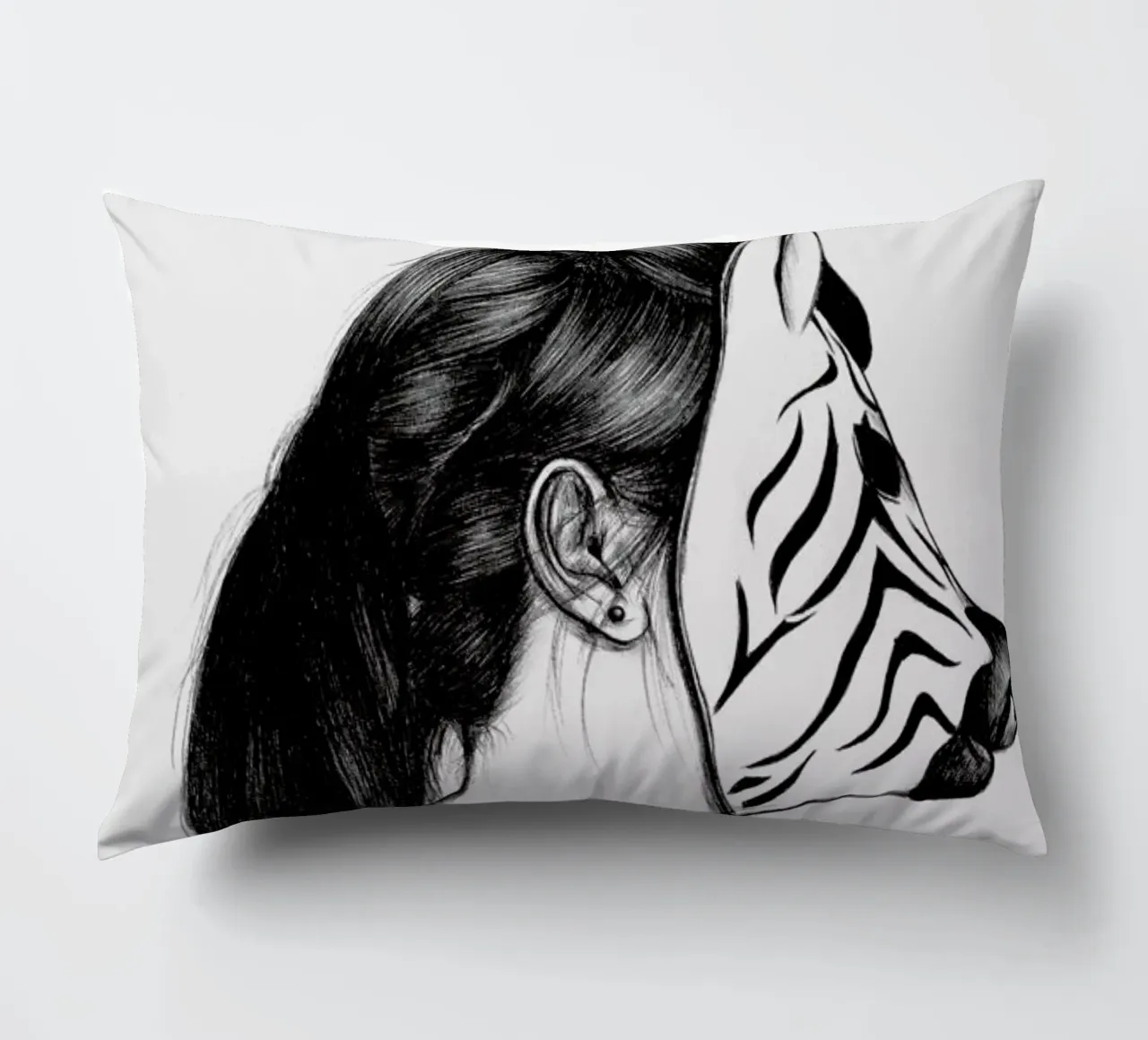 Peculiar Zebra cuscino da The White Deer