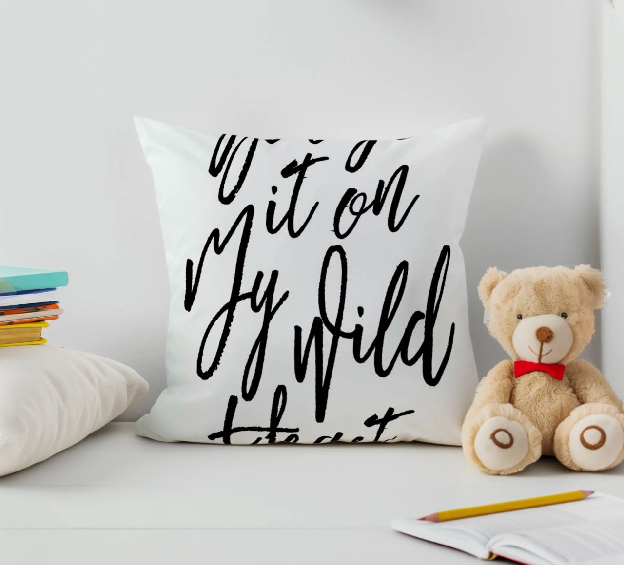 Blame It On My Wild Heart cuscino da Honeymoon Hotel