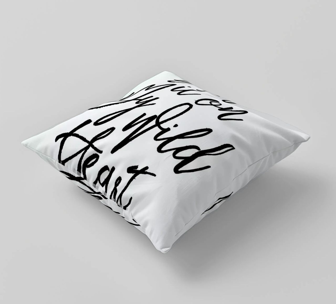 Blame It On My Wild Heart cuscino da Honeymoon Hotel