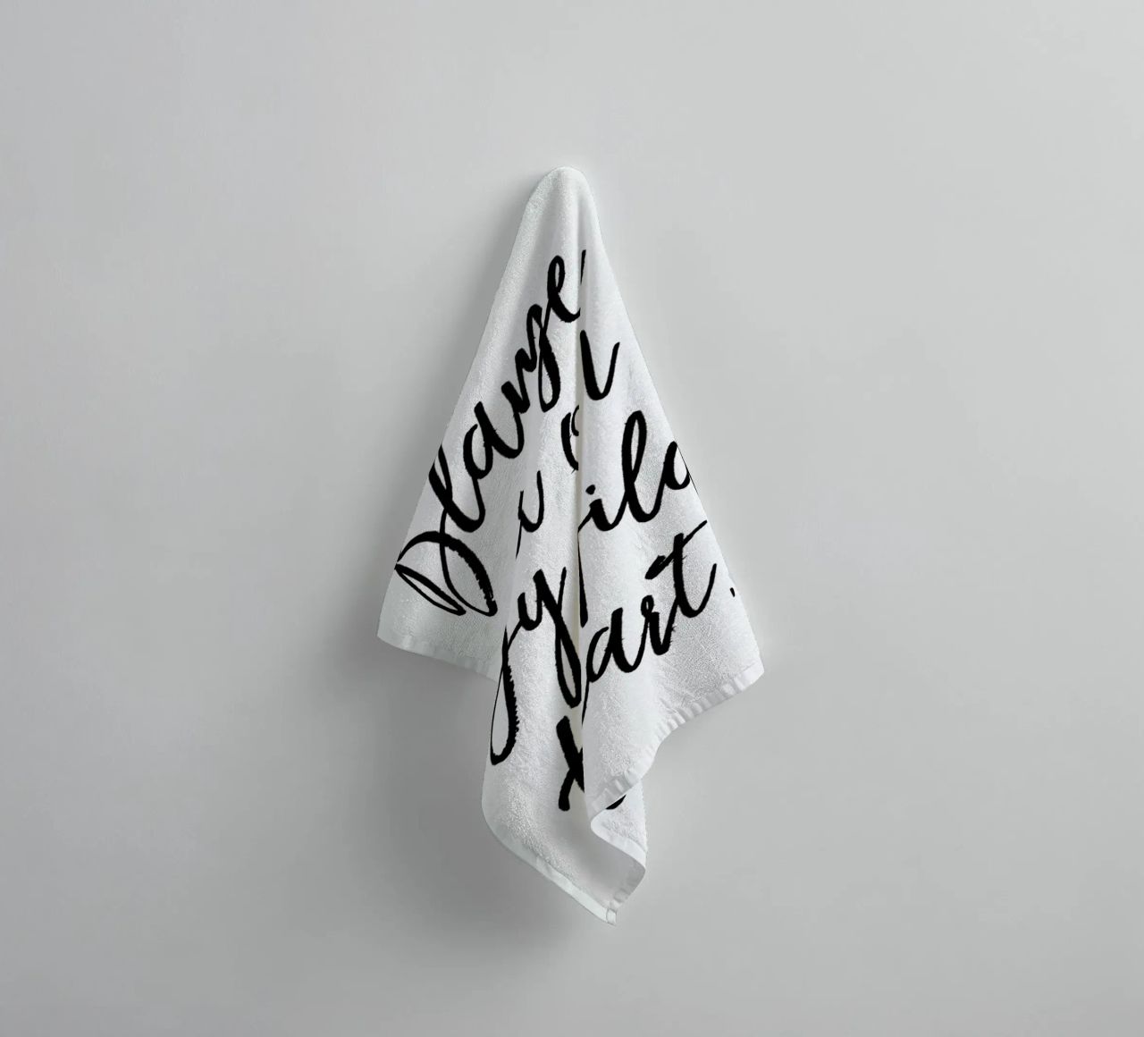 Blame It On My Wild Heart asciugamano da bagno da Honeymoon Hotel