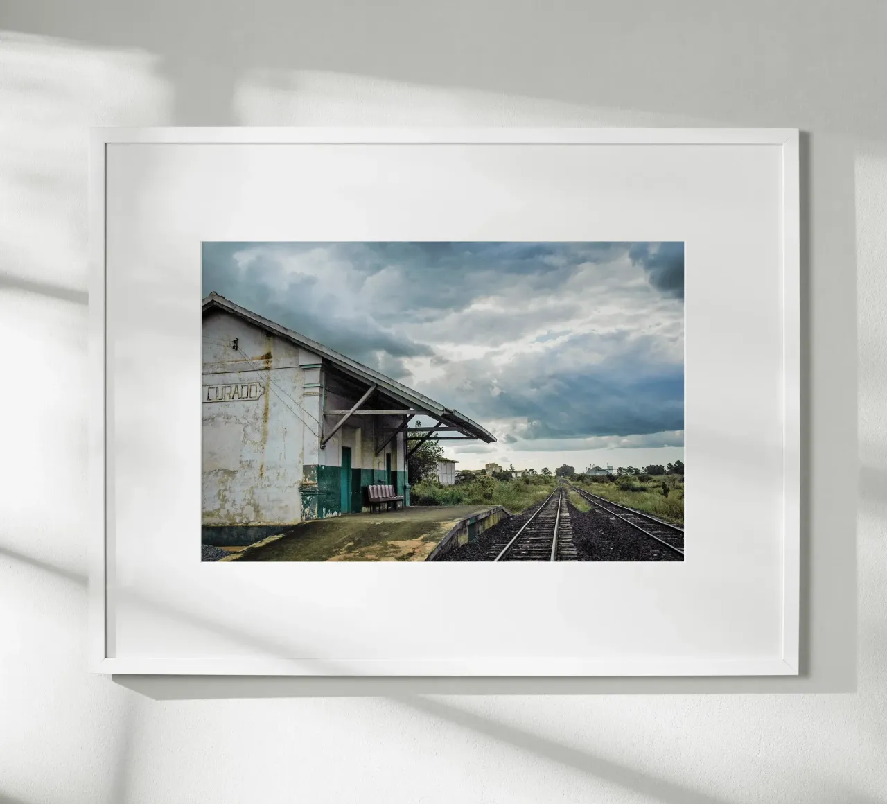 Old Train Station poster con telaio in legno da adrianooliveiraphoto