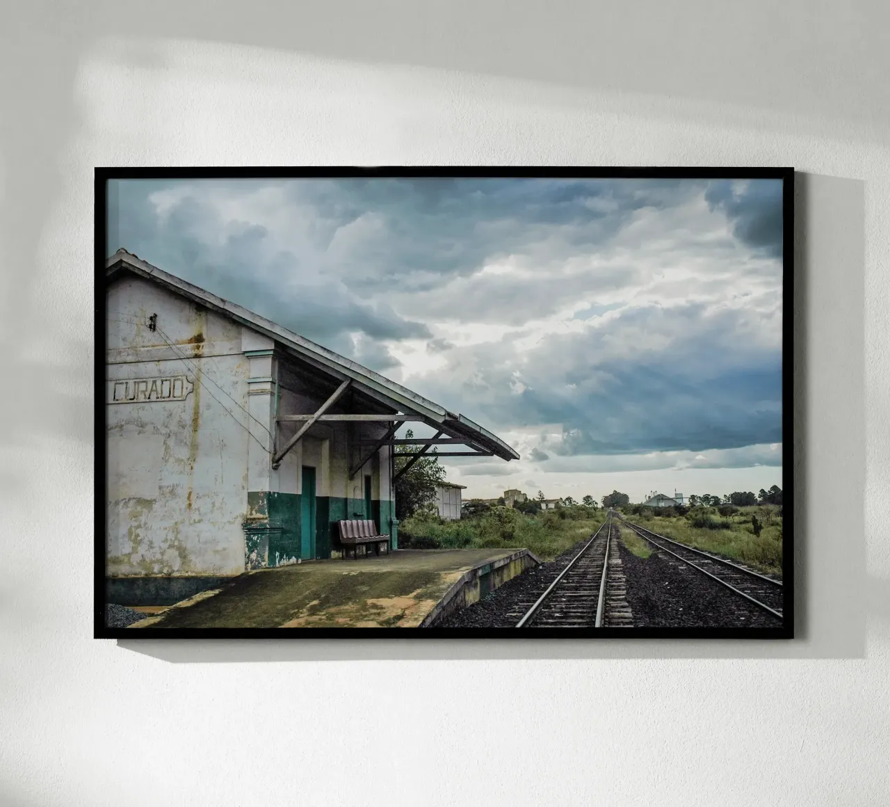 Old Train Station poster con telaio in legno da adrianooliveiraphoto