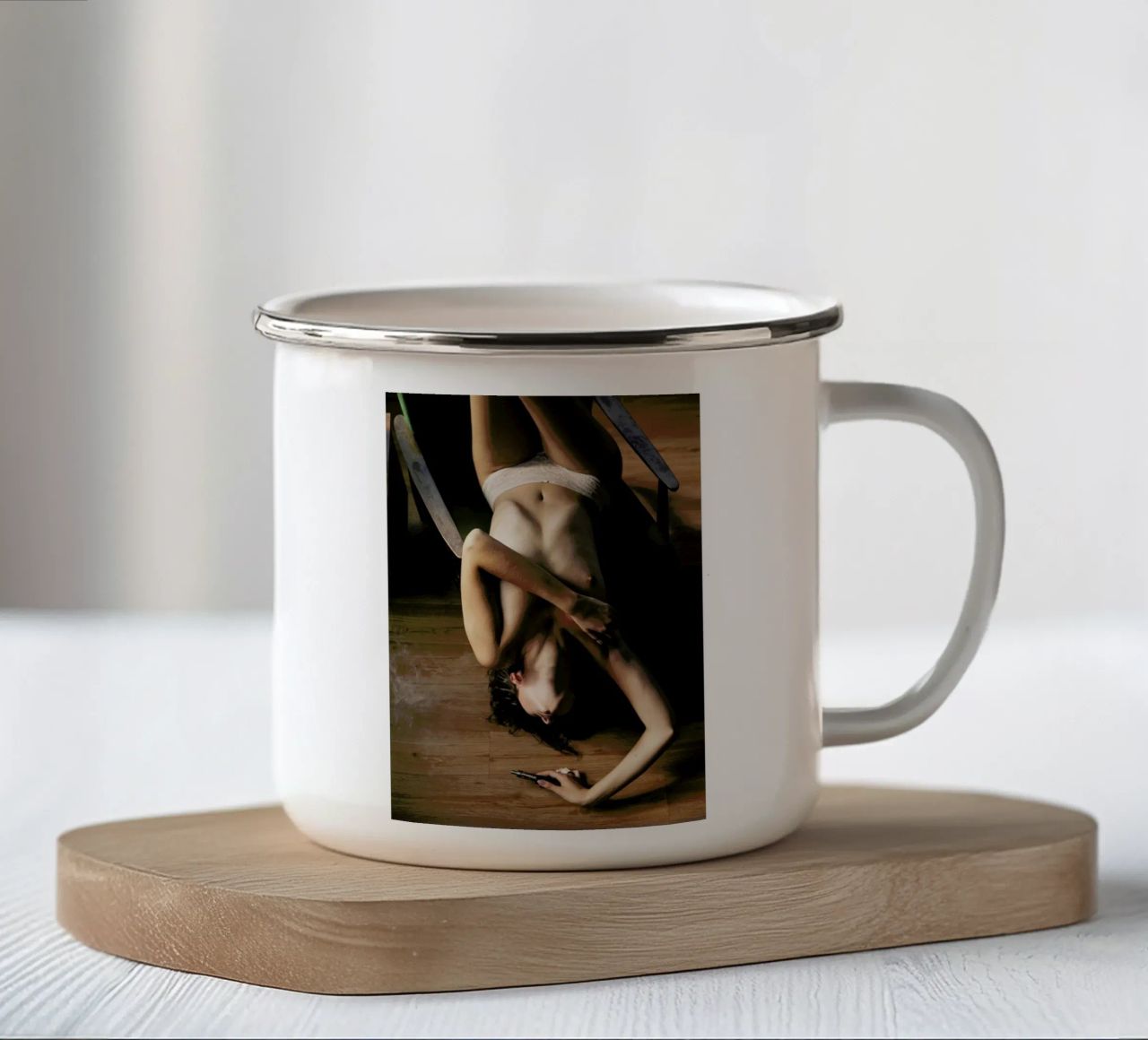 Masstone tazza in smalto da Matevž Kosterov