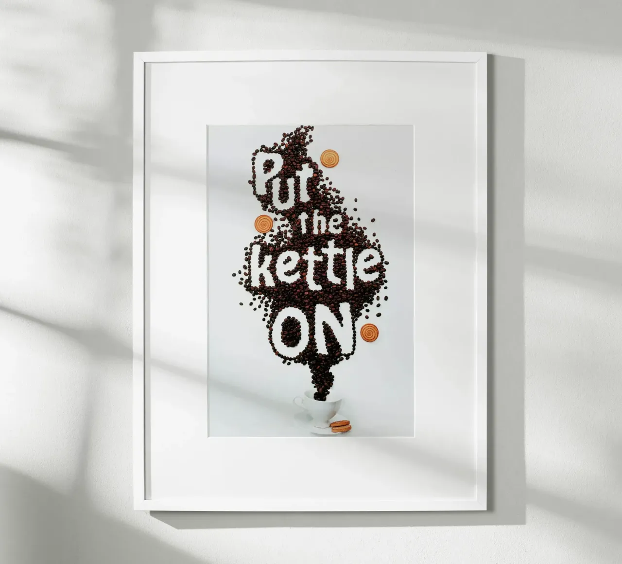 Put The Kettle On! - Dina Belenko poster con telaio in plastica da Pictufy