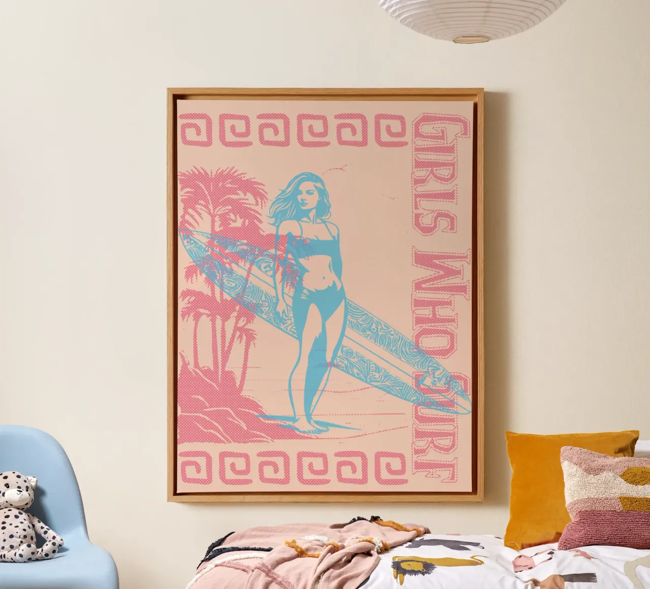 Ragazza che fa surf in spiaggia tela con Cornice a cassetta da Gunawan Rb