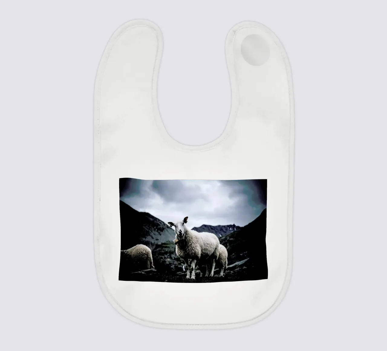 Sheep 2 bavaglino da Chris Abatzis