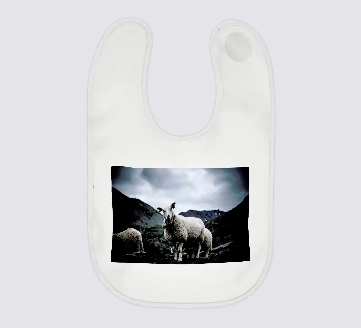 Sheep 2 bavaglino da Chris Abatzis