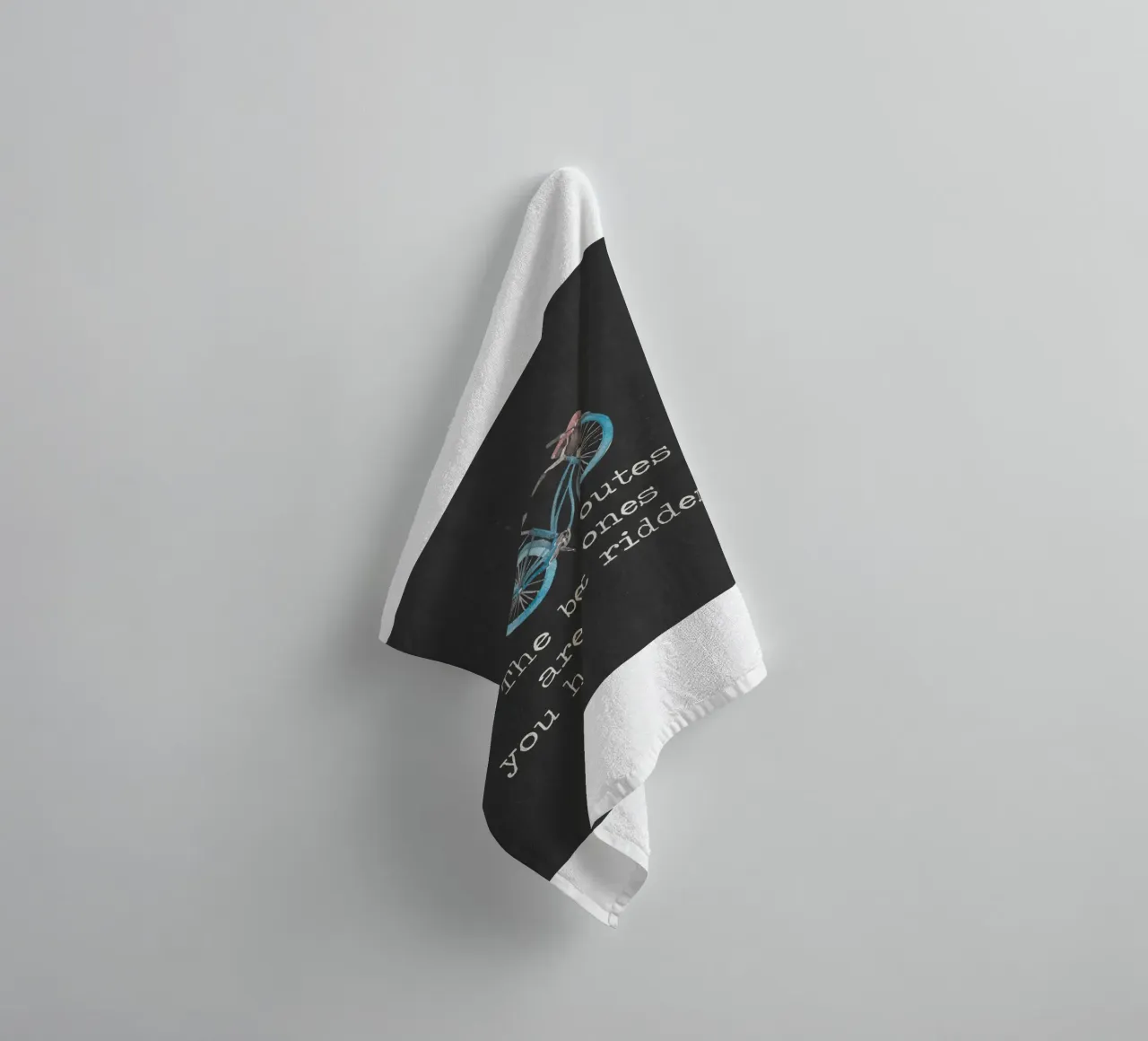 Las mejores rutas son las que no has recorrido en bicicleta toalla de baño de Summer Soul Co. - Quotes
