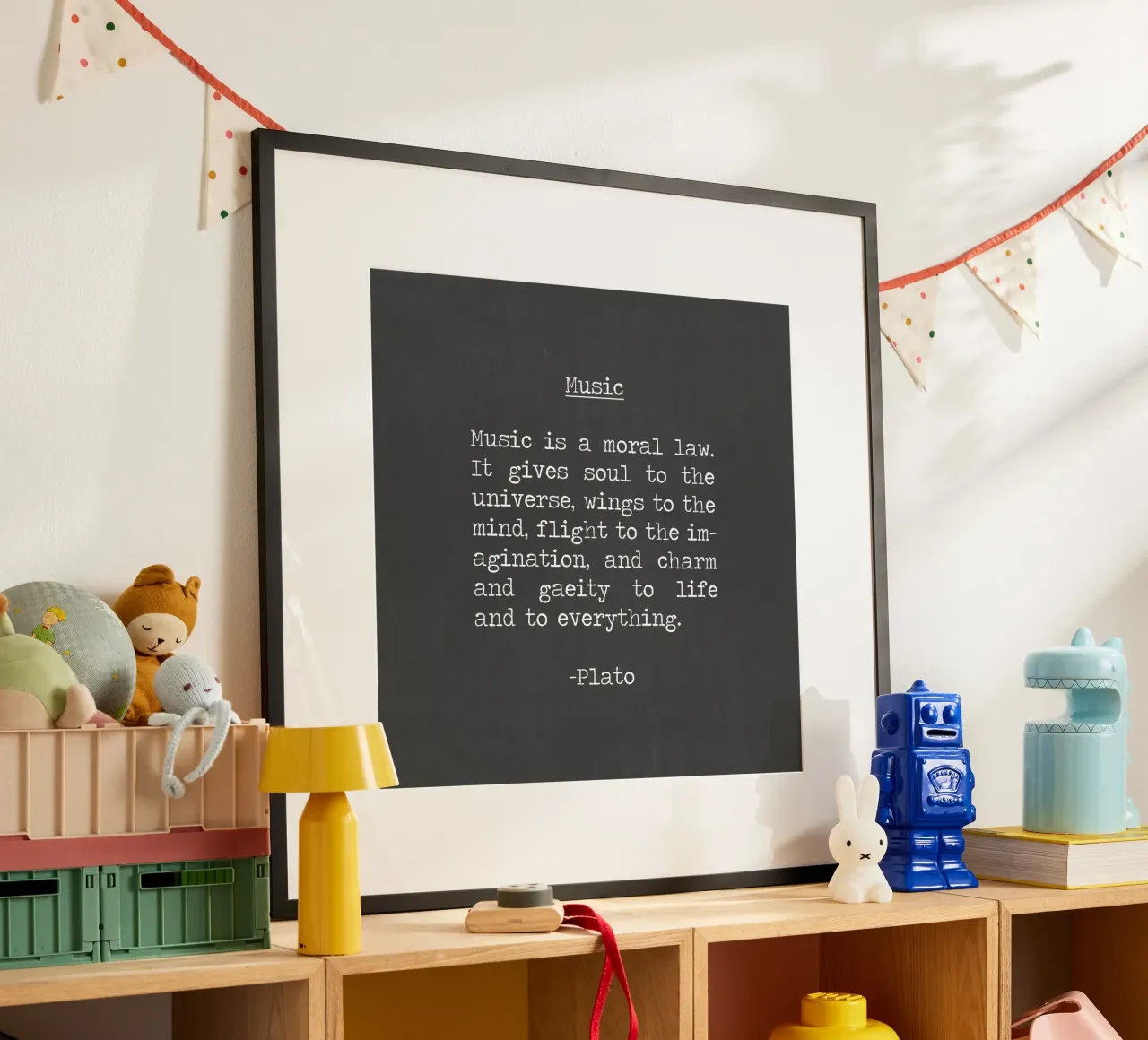 "La musica è una legge morale che dà anima all'universo" Platone poster con telaio in plastica da Summer Soul Co. - Quotes