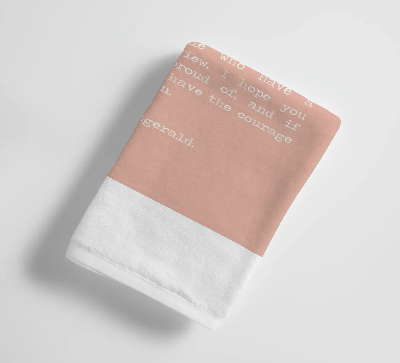 "Por si sirve de algo, nunca es demasiado tarde" F Scott Fitzgerald toalla de baño de Summer Soul Co. - Quotes
