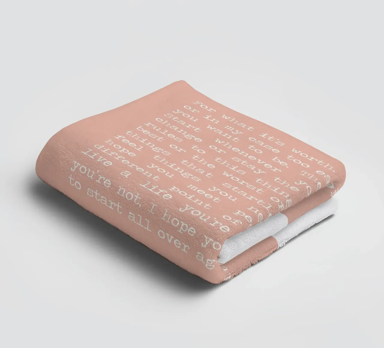 "Por si sirve de algo, nunca es demasiado tarde" F Scott Fitzgerald toalla de baño de Summer Soul Co. - Quotes