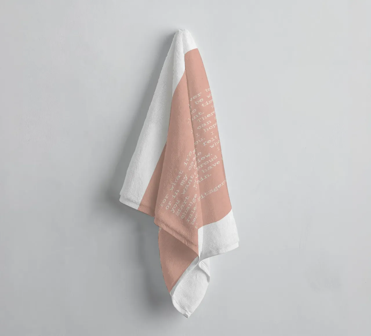 "Por si sirve de algo, nunca es demasiado tarde" F Scott Fitzgerald toalla de baño de Summer Soul Co. - Quotes