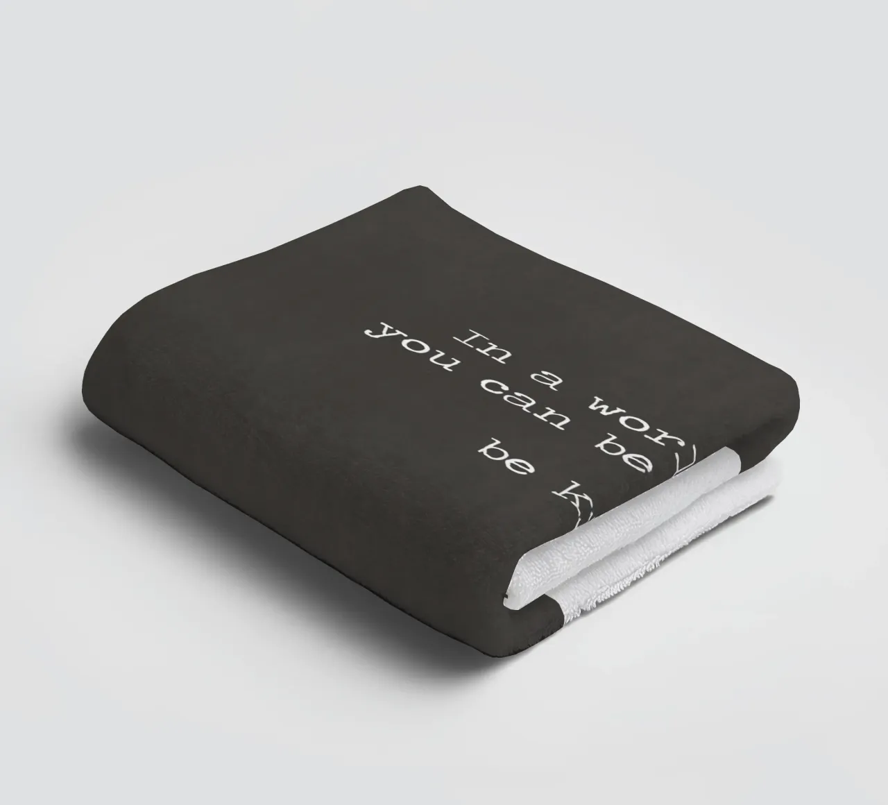 "Dans un monde où vous pouvez être n'importe quoi, soyez gentil" Vintage noir serviette de bain de Summer Soul Co. - Quotes