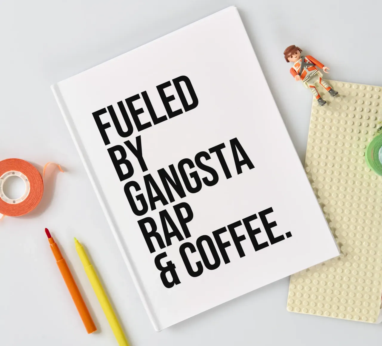 Alimenté par le rap Gangsta et la citation de café carnet de notes de Paigaam Studio