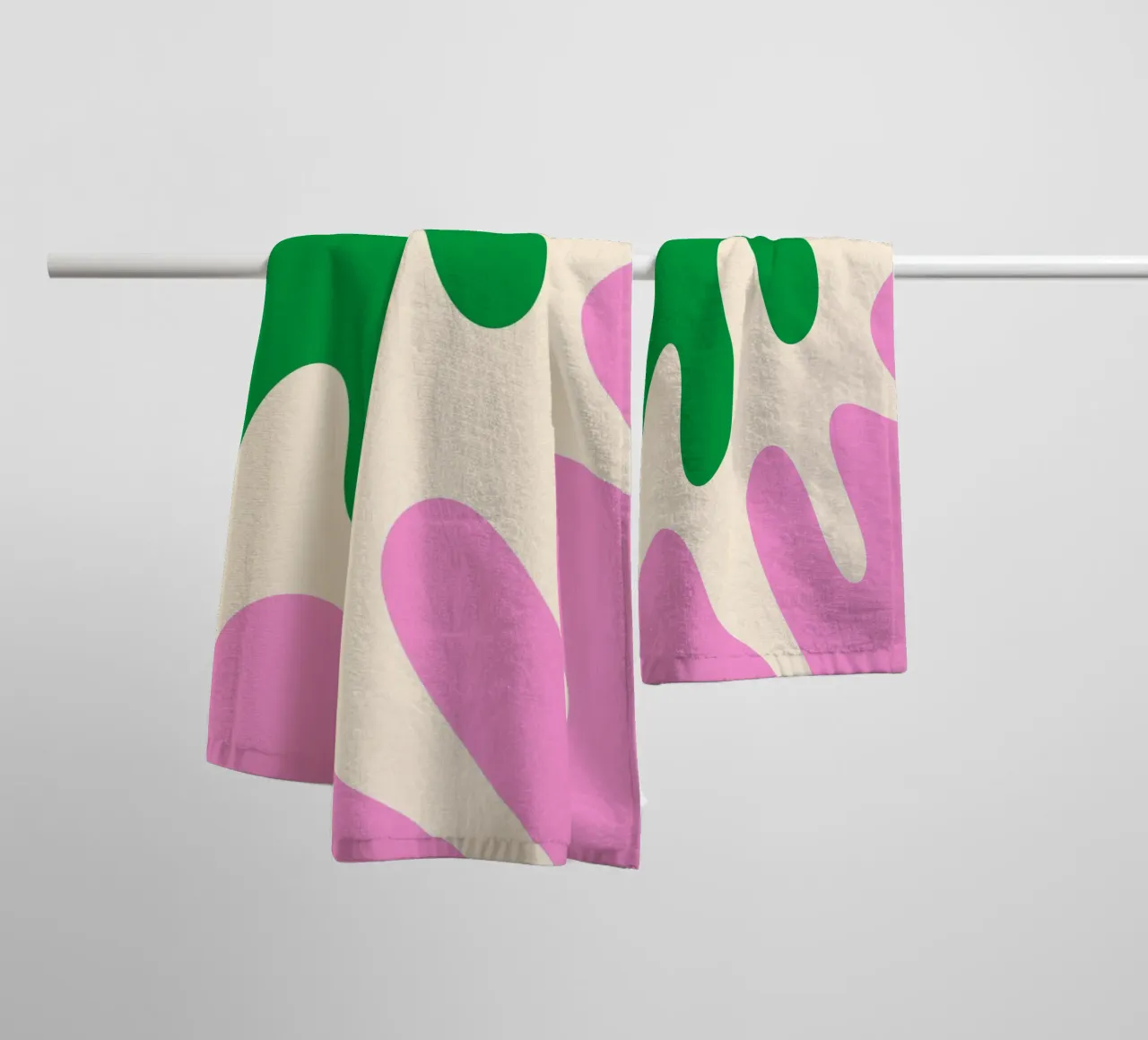 Forme astratte e moderne - rosa, verde, crema asciugamano da bagno da Wackapacka