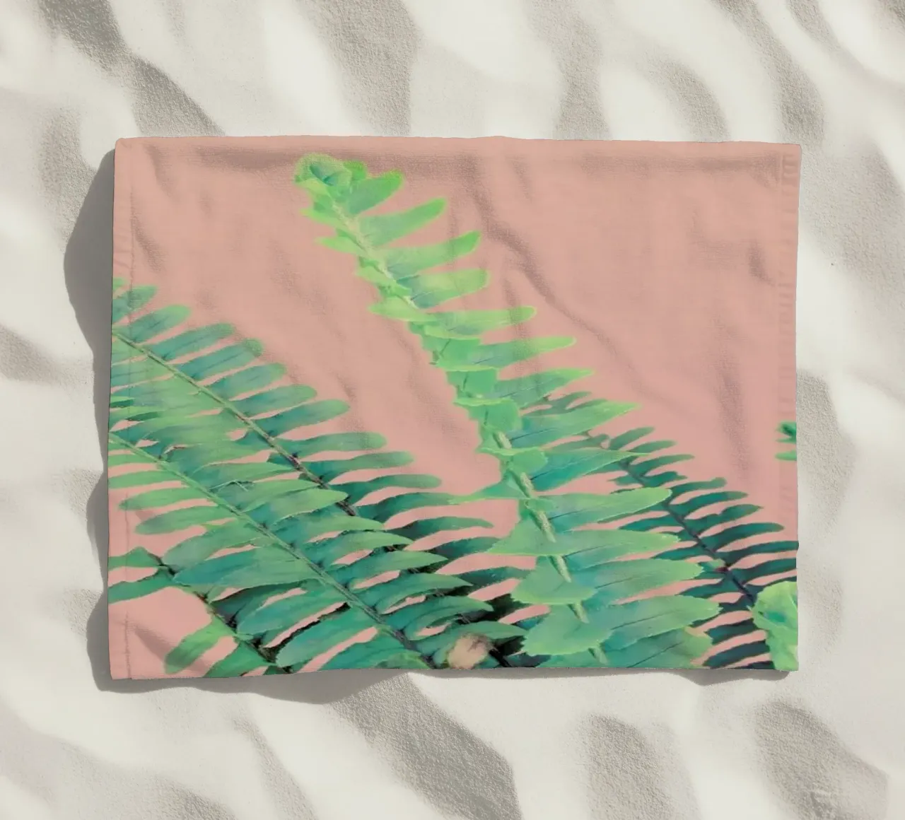 Ferns on Blush Prints telo mare da cafelab