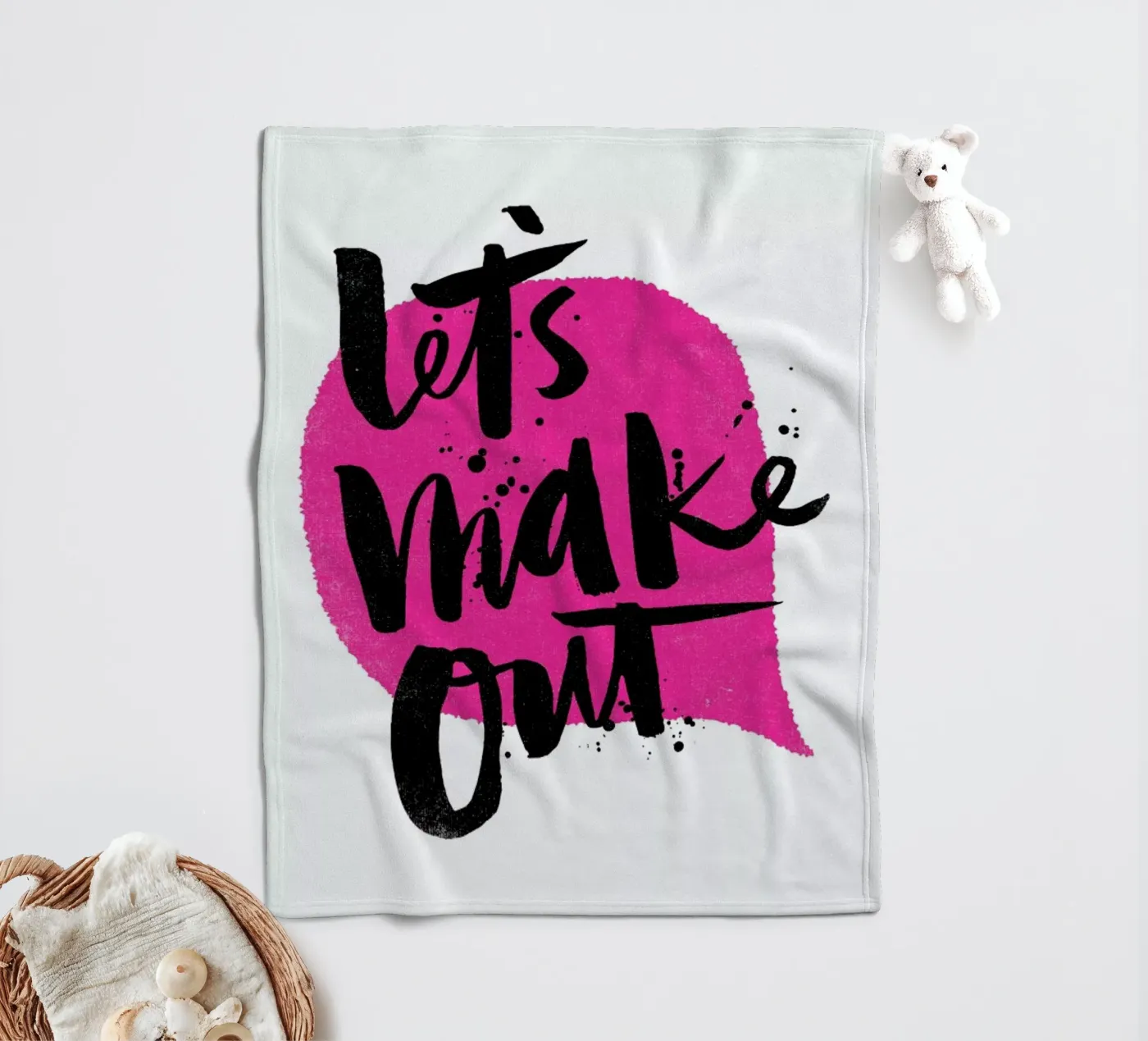 Let's Make Out Fleecedecke von Matthew Taylor Wilson