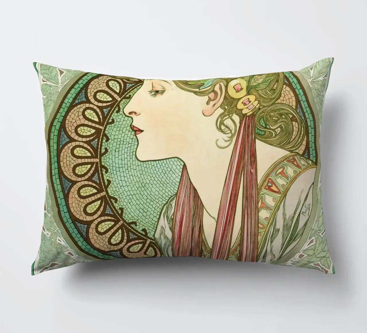 Alphonse Mucha - Alloro cuscino da Timeless Artworks