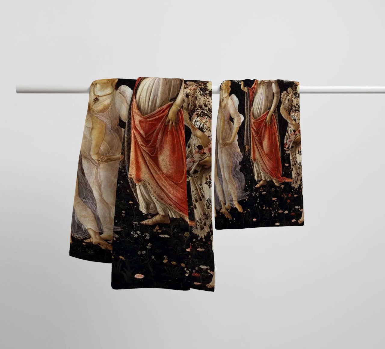 Sandro Botticelli - Primavera (Spring) asciugamano da bagno da Timeless Artworks
