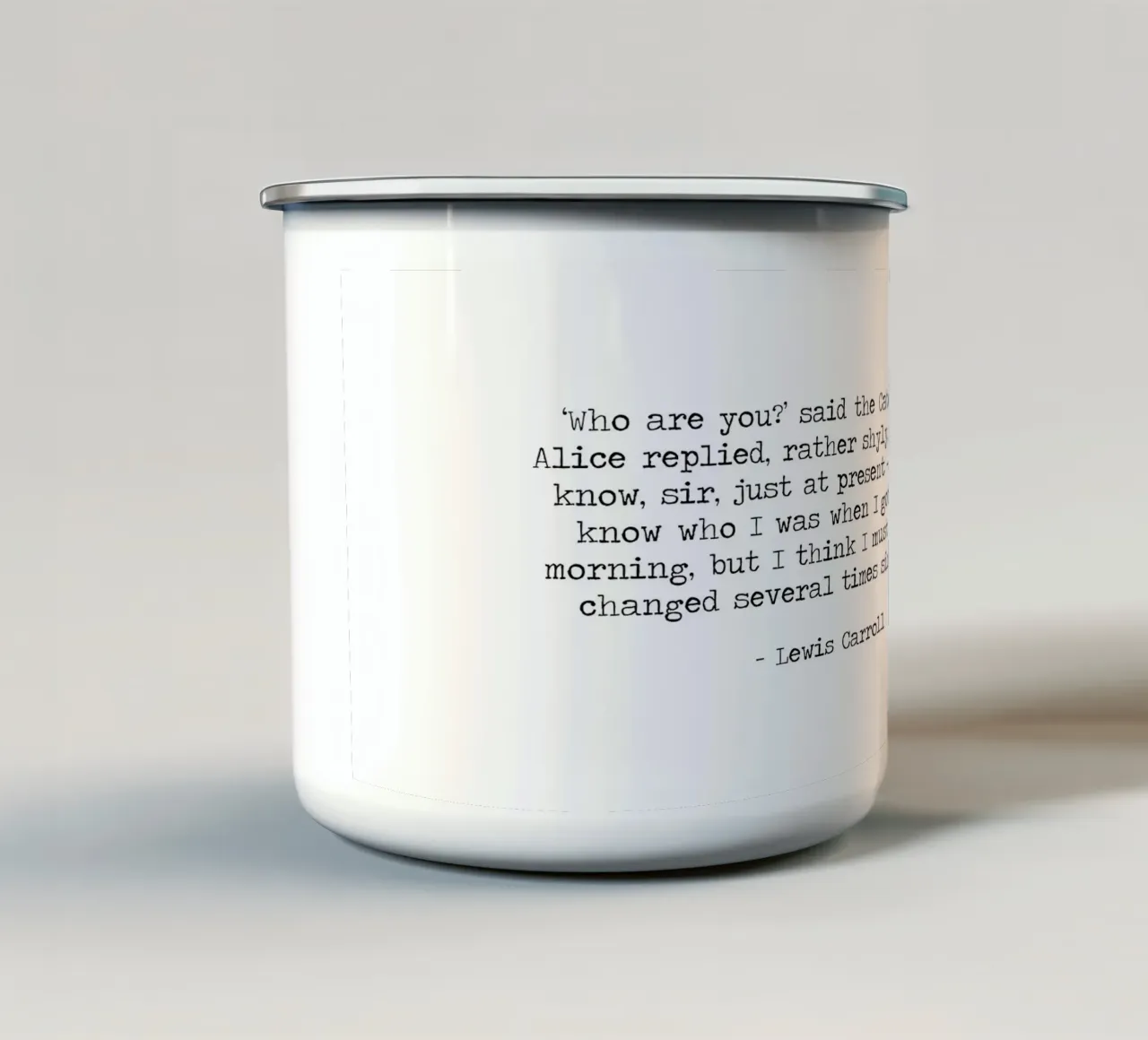 Wer bin ich Raupe Alice im Wunderland Lewis Carroll Zitat Emaille Tasse von Summer Soul Co. - Quotes
