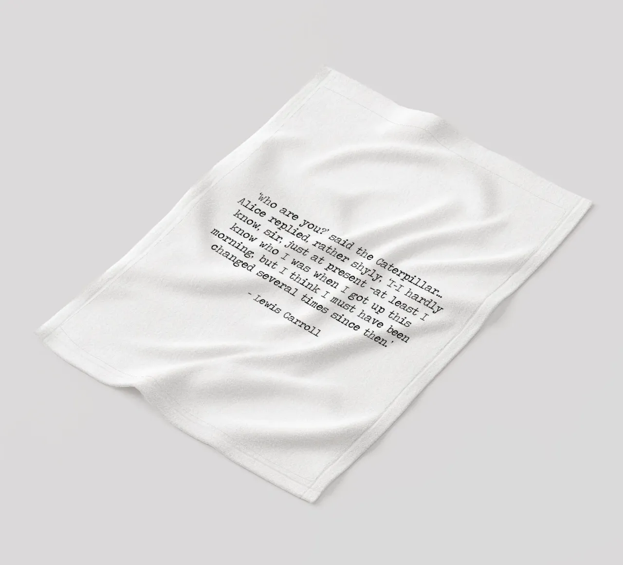 Wer bin ich Raupe Alice im Wunderland Lewis Carroll Zitat Fleecedecke von Summer Soul Co. - Quotes