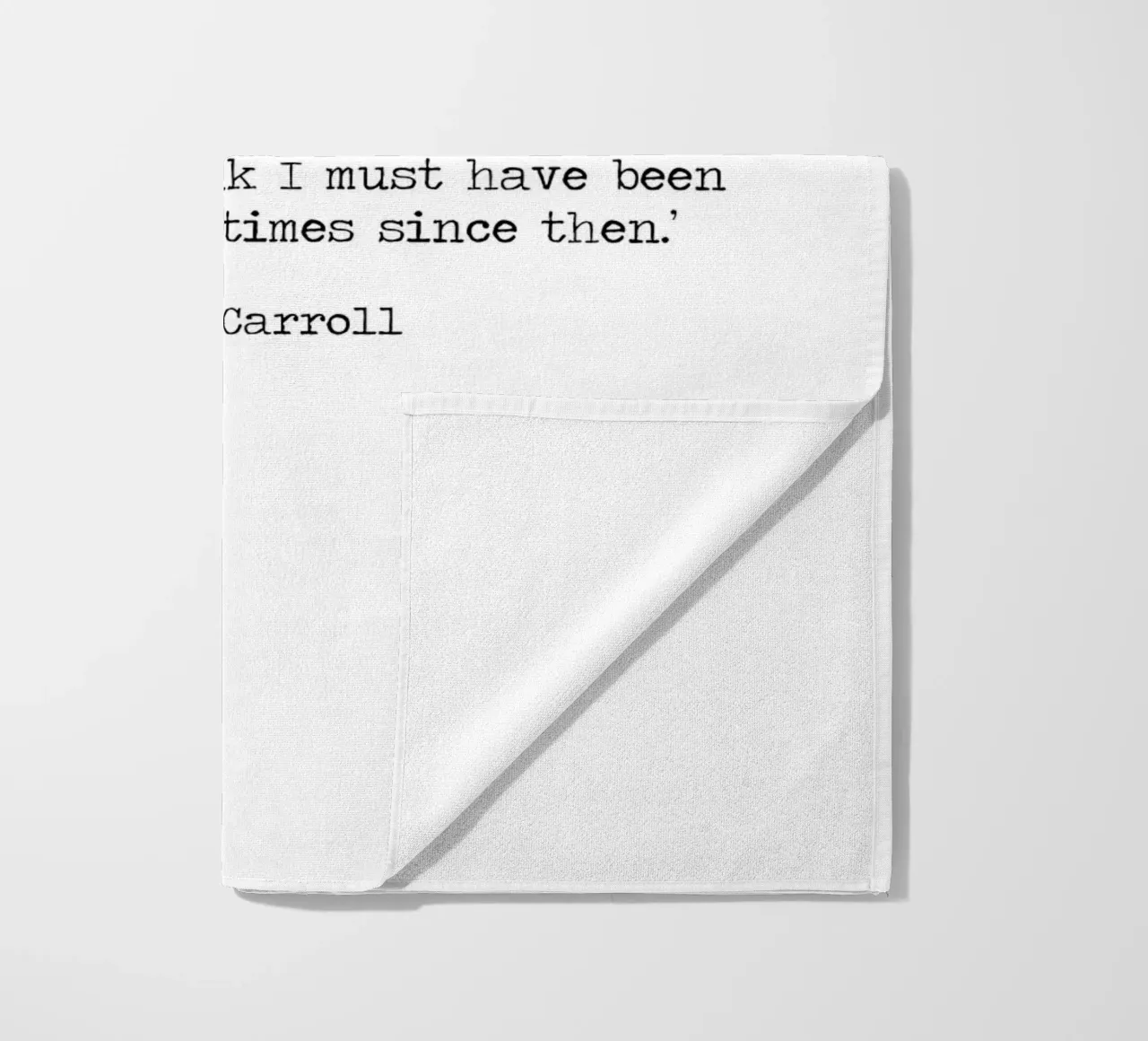 Chi sono io Bruco di Alice nel Paese delle Meraviglie Citazione di Lewis Carroll telo mare da Summer Soul Co. - Quotes