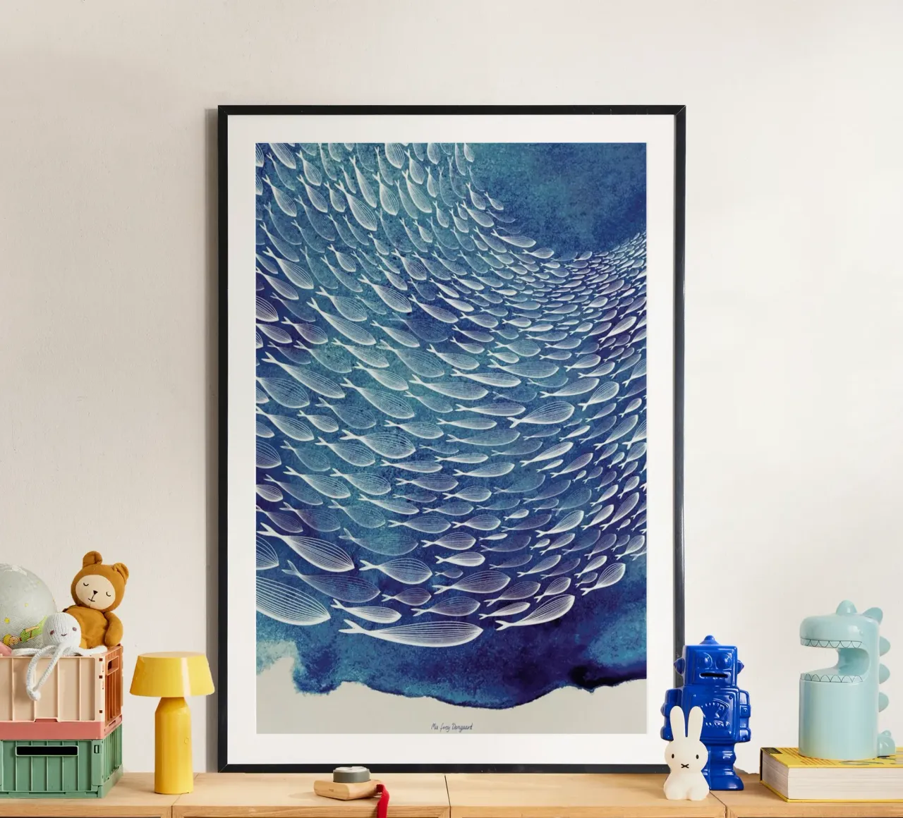 Fish Shoal poster con telaio in plastica da Mie Frey Damgaard