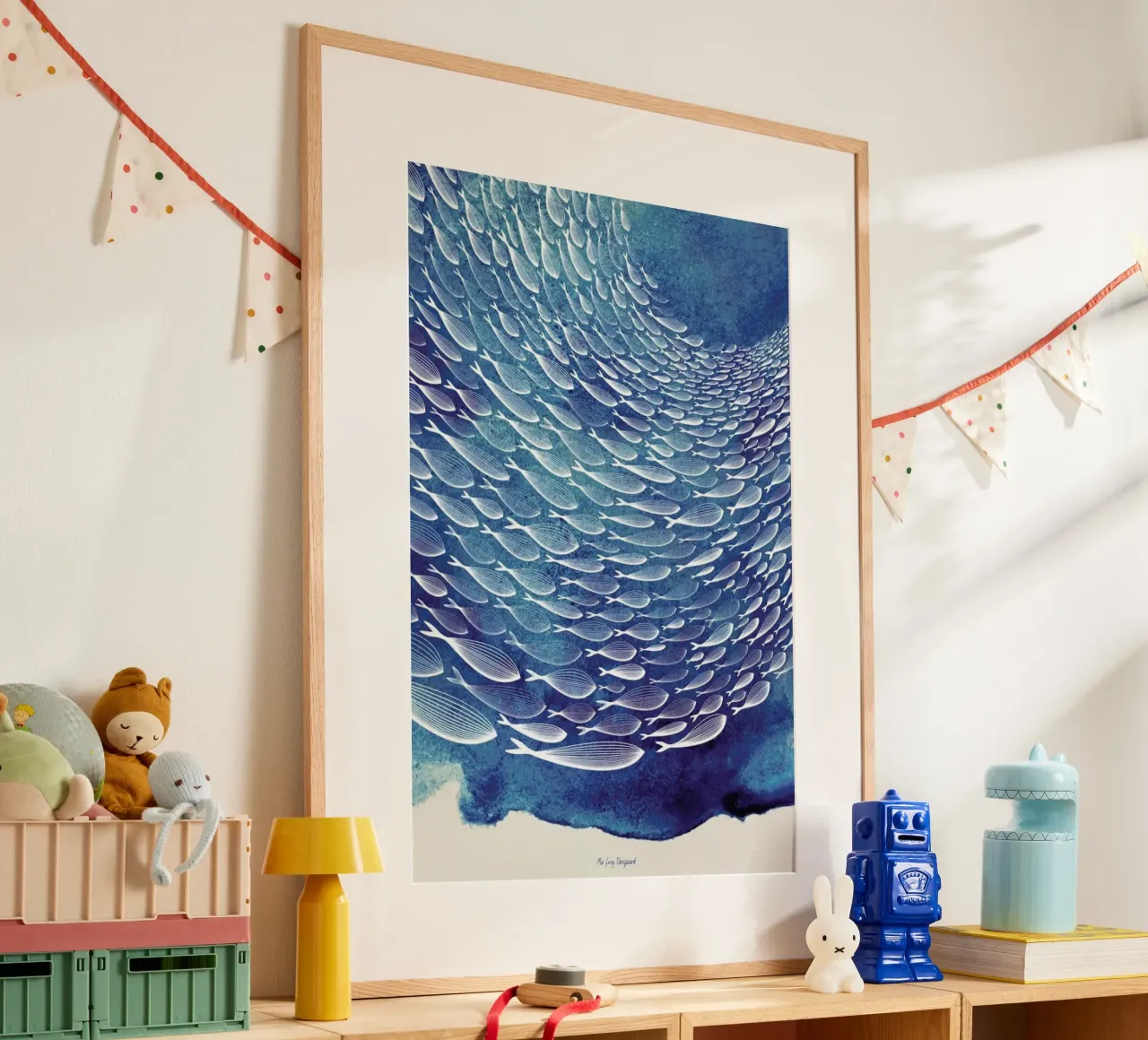 Fish Shoal poster con telaio in plastica da Mie Frey Damgaard