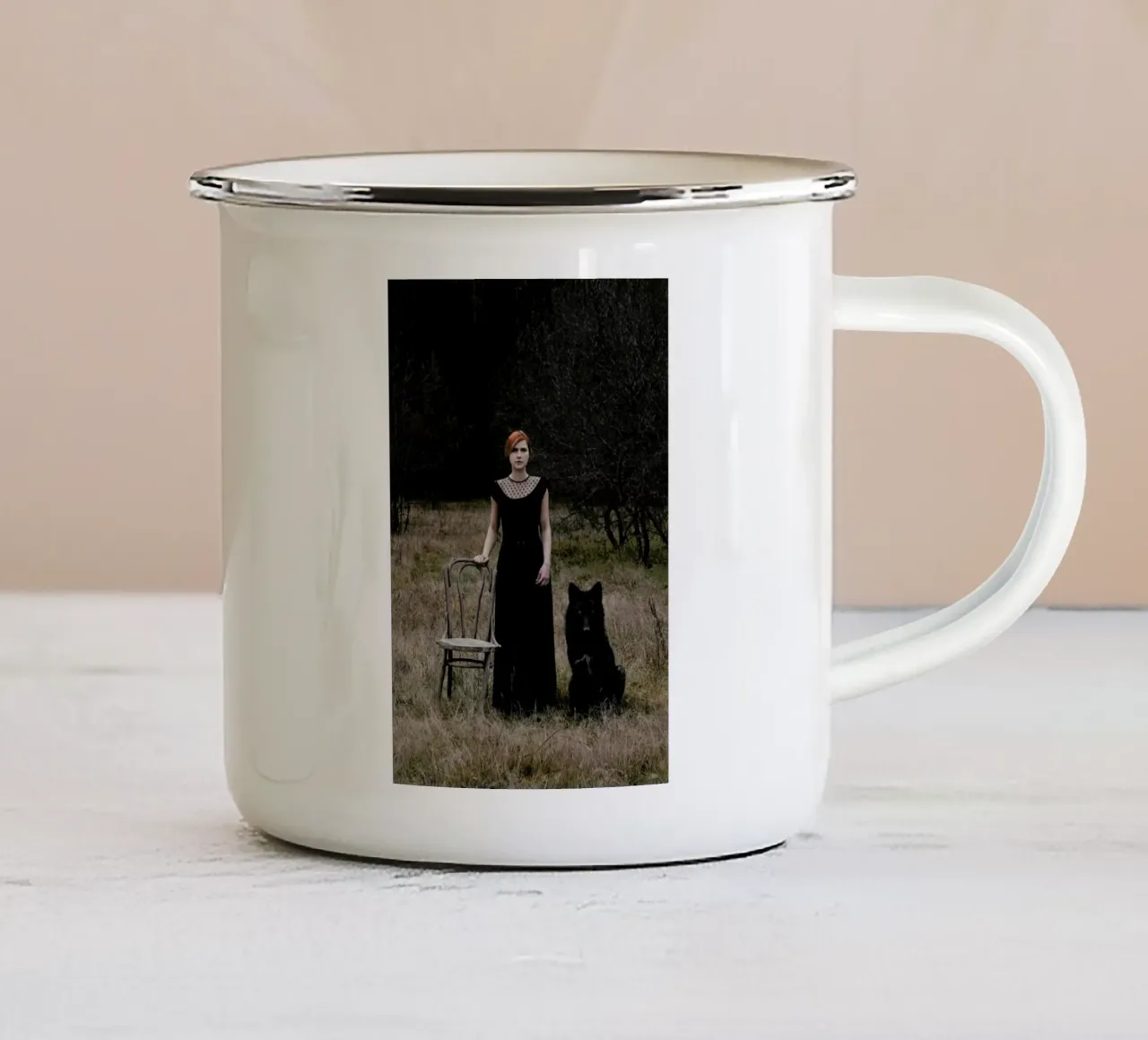 002 - Olga Barantseva tazza in smalto da Pictufy